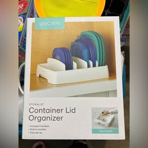 Container Lid Organizer